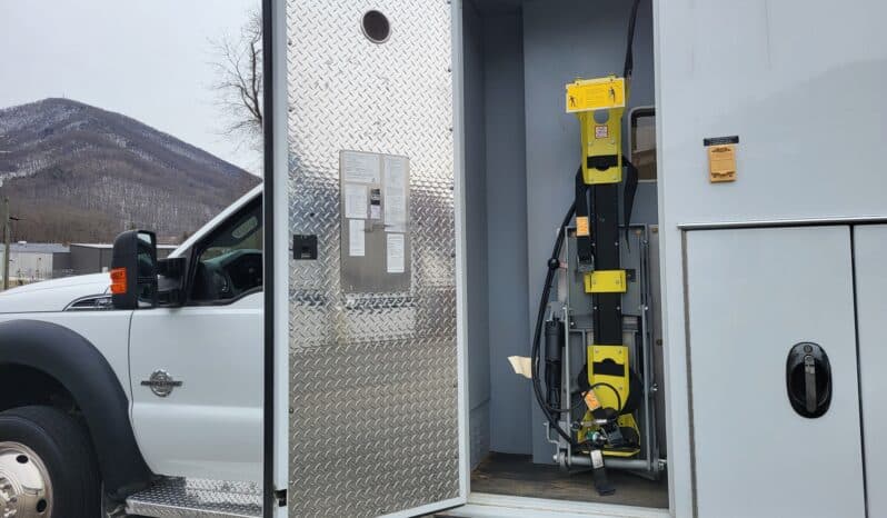 
								2015 F450 4×4 Wheeled Coach Ambulance, Only 38k miles full									