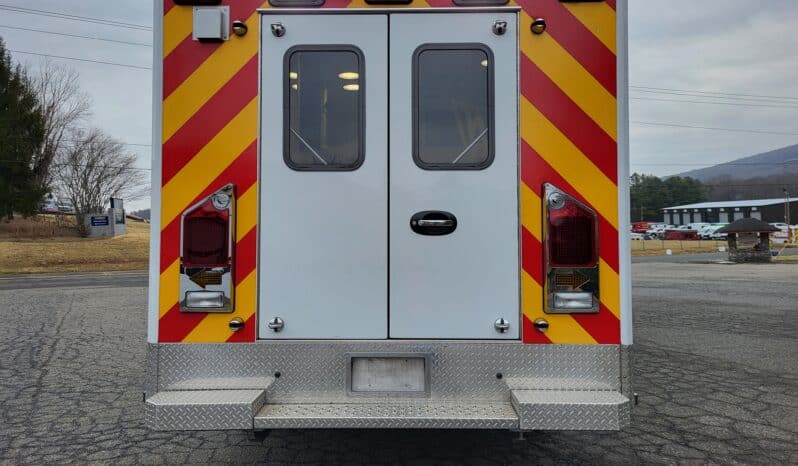 
								2016 F450 6.7L Wheeled Coach Ambulance, Only 63k miles, Stryker Performance-LOAD full									