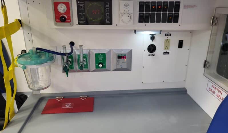 
								2016 F450 6.7L Wheeled Coach Ambulance, Only 63k miles, Stryker Performance-LOAD full									