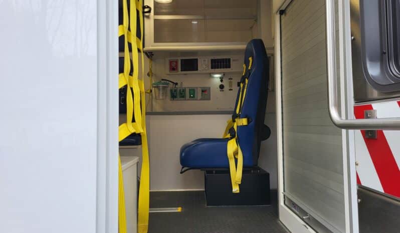 
								2016 F450 6.7L Wheeled Coach Ambulance, Only 63k miles, Stryker Performance-LOAD full									