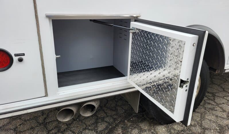 
								2016 F450 6.7L Wheeled Coach Ambulance, Only 63k miles, Stryker Performance-LOAD full									