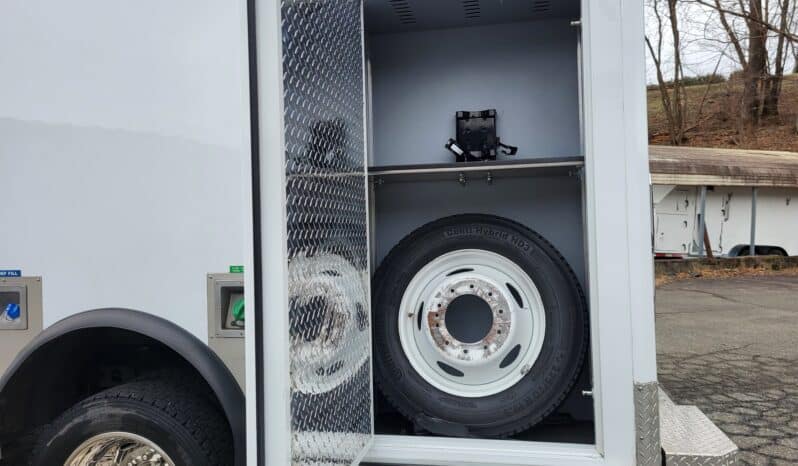 
								2016 F450 6.7L Wheeled Coach Ambulance, Only 63k miles, Stryker Performance-LOAD full									