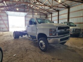 New Chevy 5500 4×4 Duramax with Liquid Spring Installed 108 CA