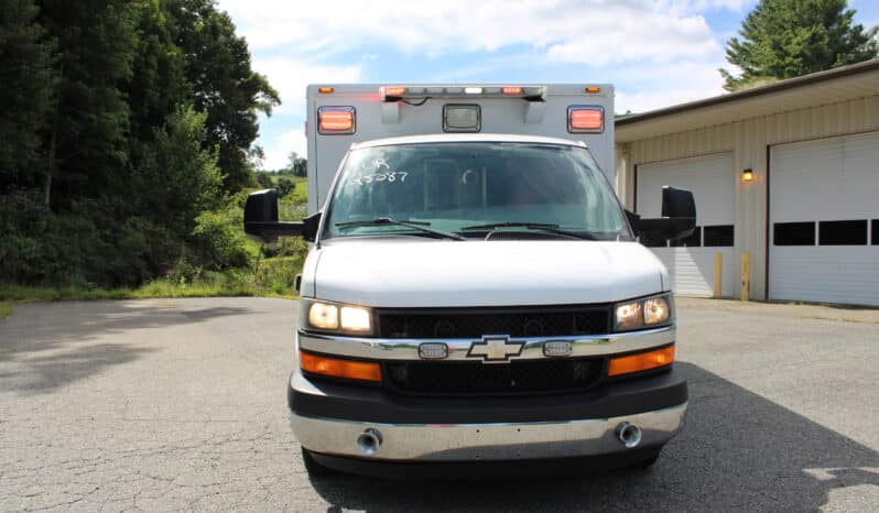 
								2013 Chevy G3500 6.6L Med-Tech Ambulance full									