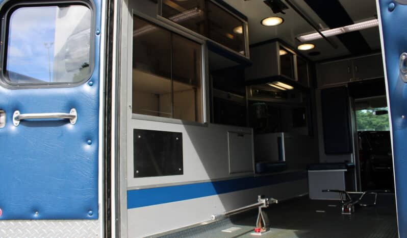 
								2013 Chevy G3500 6.6L Med-Tech Ambulance full									