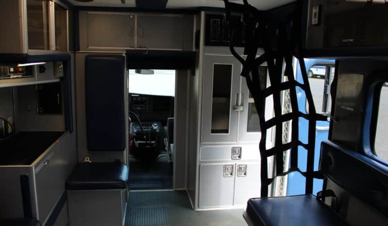 
								2013 Chevy G3500 6.6L Med-Tech Ambulance full									