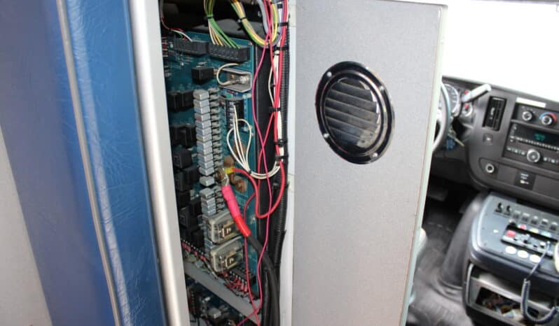 
								2013 Chevy G3500 6.6L Med-Tech Ambulance full									