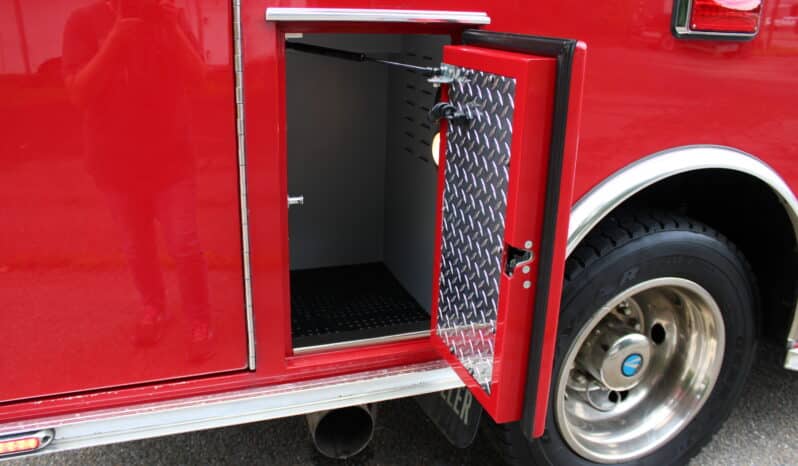 
								2015 F450 4×4 6.7L McCoy Miller Ambulance full									