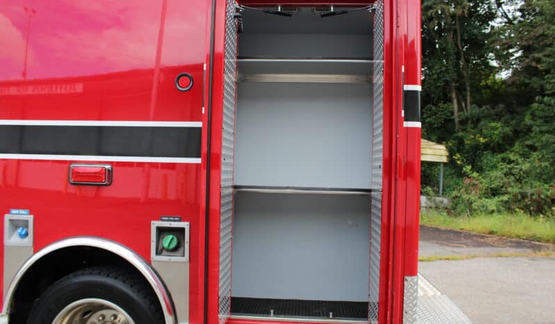 
								2015 F450 4×4 6.7L McCoy Miller Ambulance full									