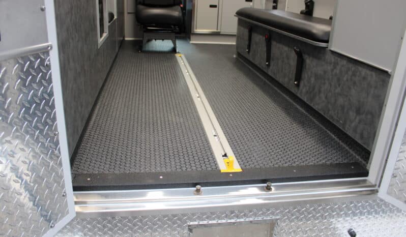 
								New 2025 E450 Wheeled Coach Remount full									