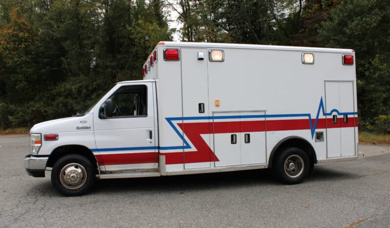 
								2018 E450 V10 Gas Wheeled Coach Ambulance full									