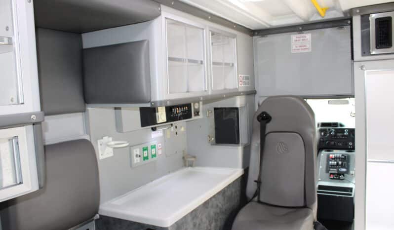 
								2018 E450 V10 Gas Wheeled Coach Ambulance full									