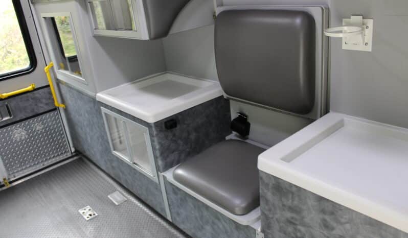 
								2018 E450 V10 Gas Wheeled Coach Ambulance full									