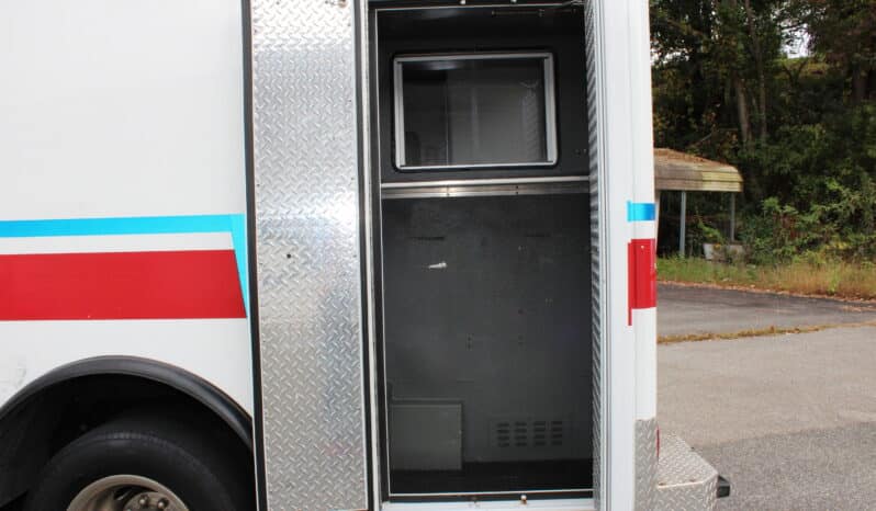 
								2018 E450 V10 Gas Wheeled Coach Ambulance full									