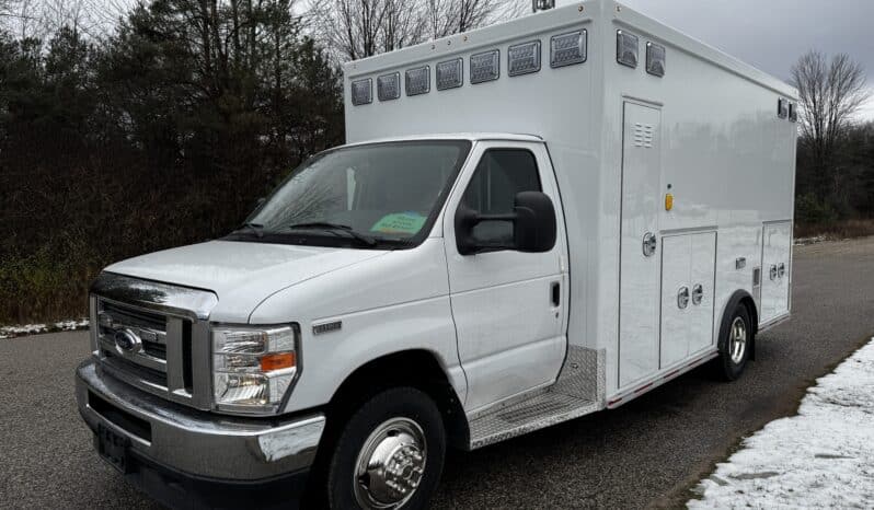 
								New 2024 E450 Custom Truck and Body Works Remount full									