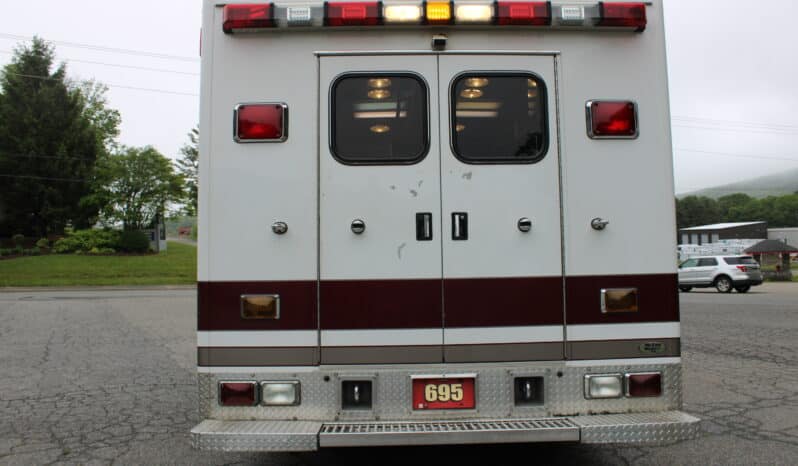 
								2006 E450 McCoy Miller Ambulance with 61k mi full									