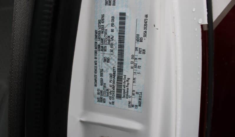 
								2006 E450 McCoy Miller Ambulance with 61k mi full									