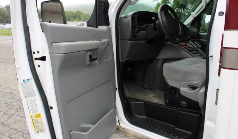 
								2006 E450 McCoy Miller Ambulance with 61k mi full									