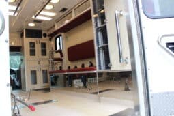 
										2006 E450 McCoy Miller Ambulance with 61k mi full									