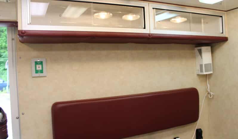 
								2006 E450 McCoy Miller Ambulance with 61k mi full									