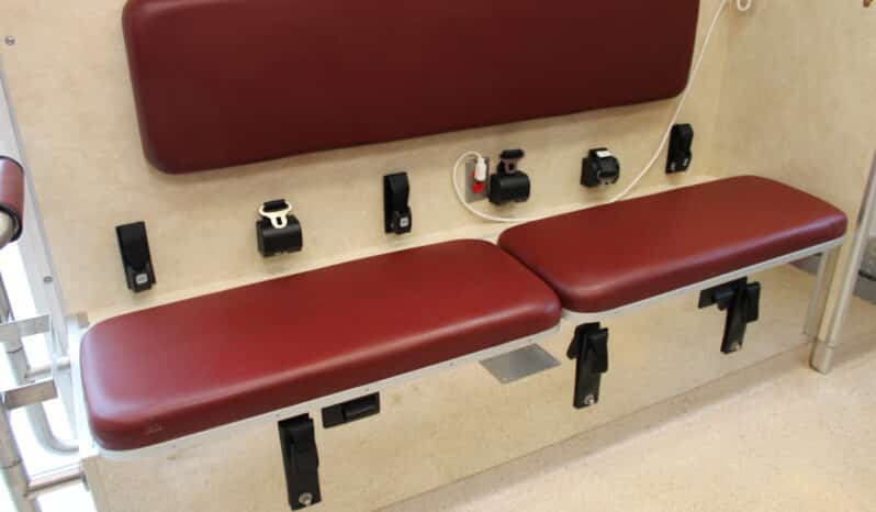 
								2006 E450 McCoy Miller Ambulance with 61k mi full									