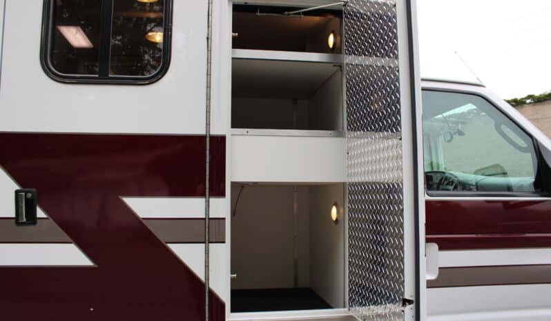
								2006 E450 McCoy Miller Ambulance with 61k mi full									
