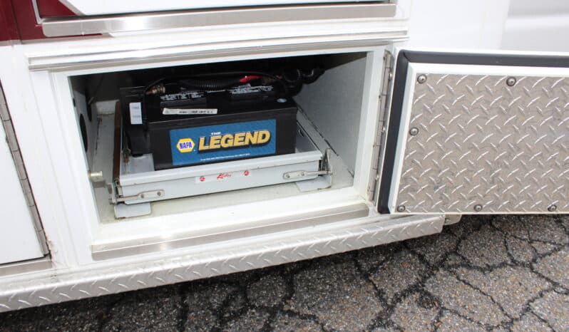 
								2006 E450 McCoy Miller Ambulance with 61k mi full									