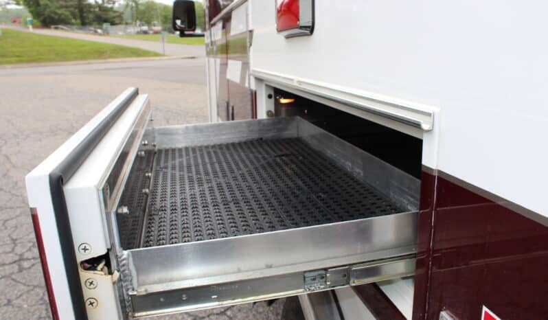 
								2006 E450 McCoy Miller Ambulance with 61k mi full									